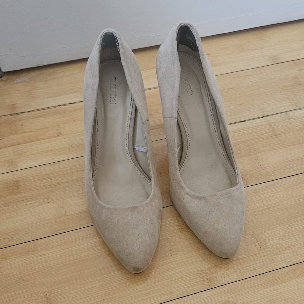 Classic Pointed Toe High Heels in Beige